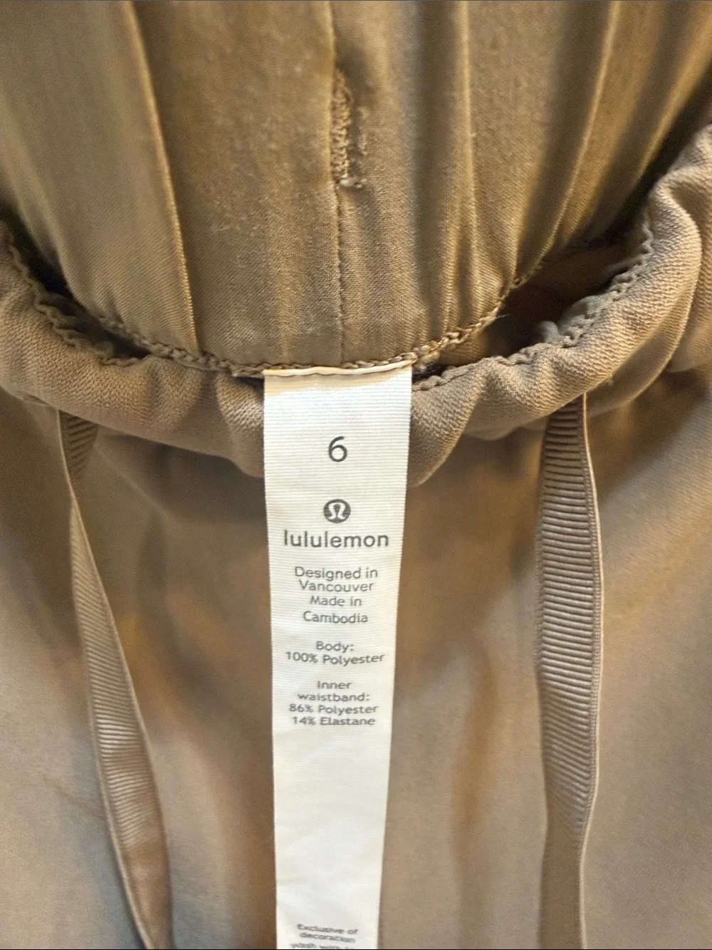 lululemon athletica Women's Drawstring Joggers in Taupe